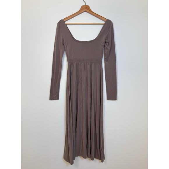 Aritzia Wilfred Market LongSleeve Slit Midi Dress Size XS Taupe Square Neck Fall - Picture 4 of 12